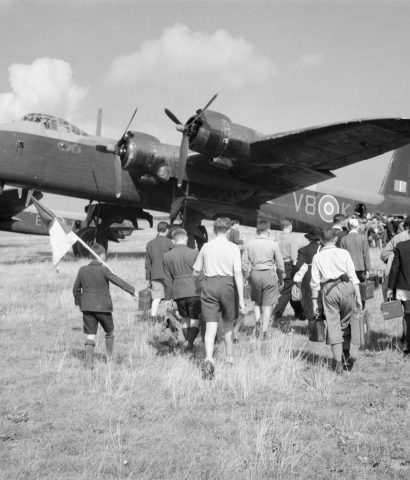 Black & White planes & pilots